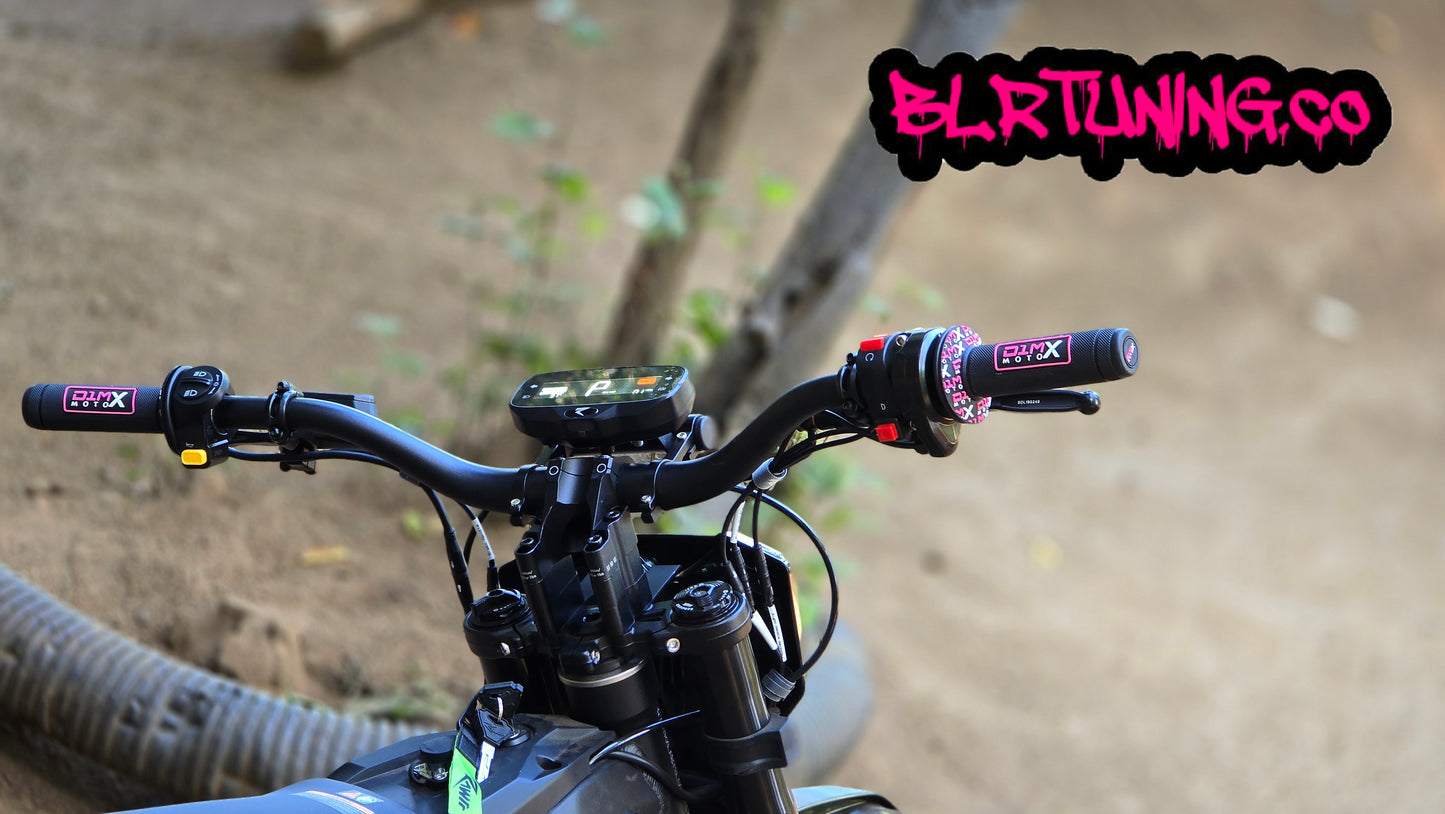 D1M MOTO X HAND GRIPS CLOSED END - FITS 7/8 BARS - FITS ELECTRIC DIRT BIKES - E-BIKES - DIRT BIKE - PIT BIKES