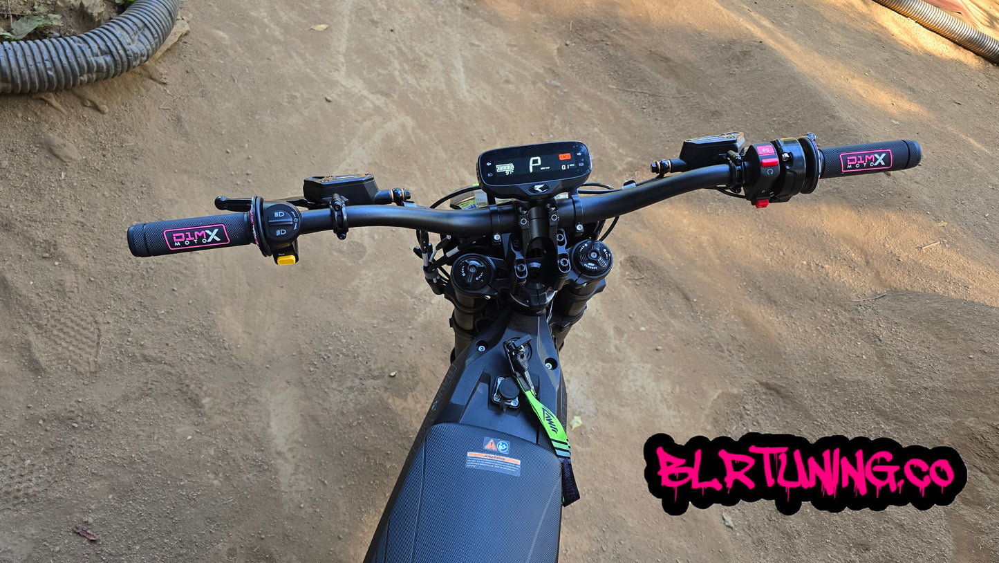 D1M MOTO X HAND GRIPS CLOSED END - FITS 7/8 BARS - FITS ELECTRIC DIRT BIKES - E-BIKES - DIRT BIKE - PIT BIKES