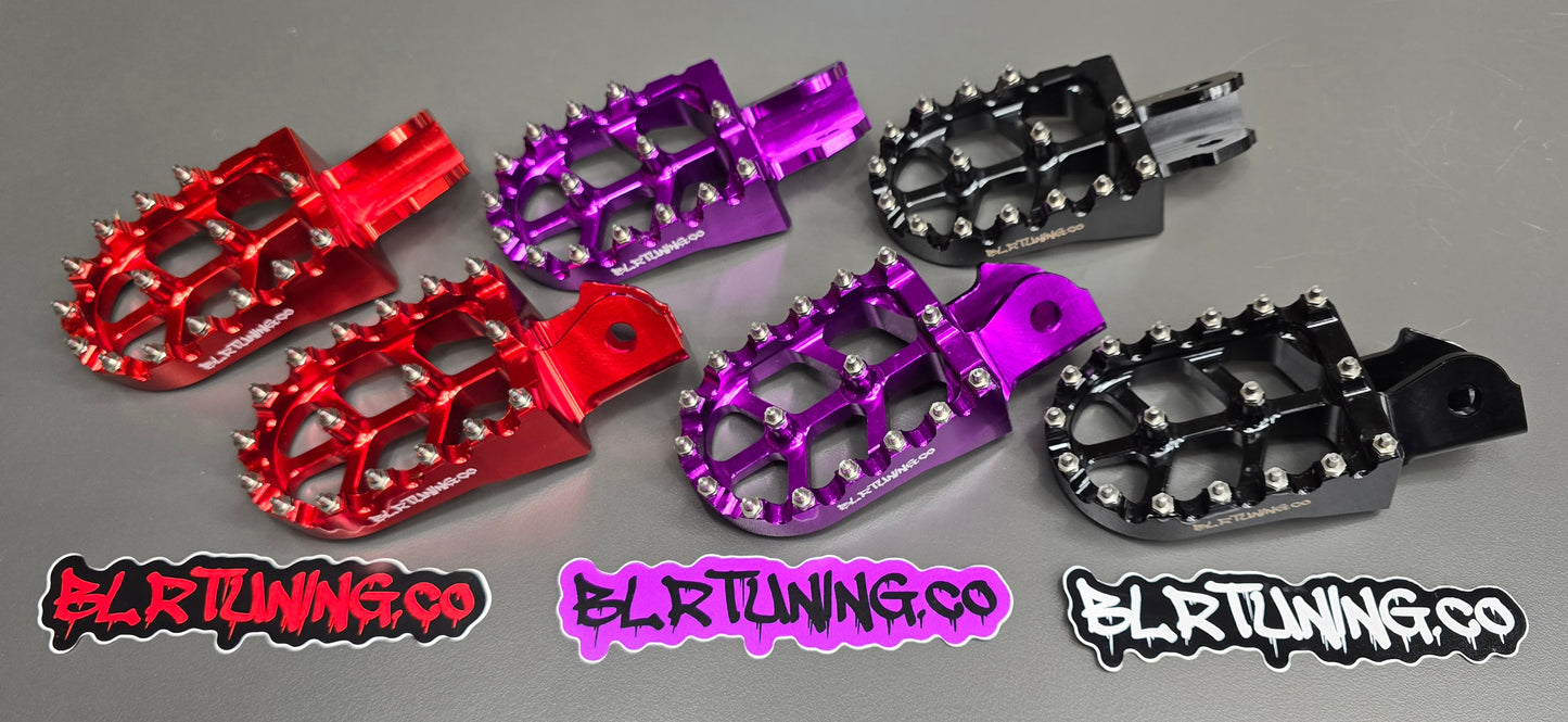 FOOT PEGS FOR RAWRR MANTIS X AND MANTIS X PRO BILLET ALUMINUM WITH STAINLESS STEEL TEETH BY BLR TUNING