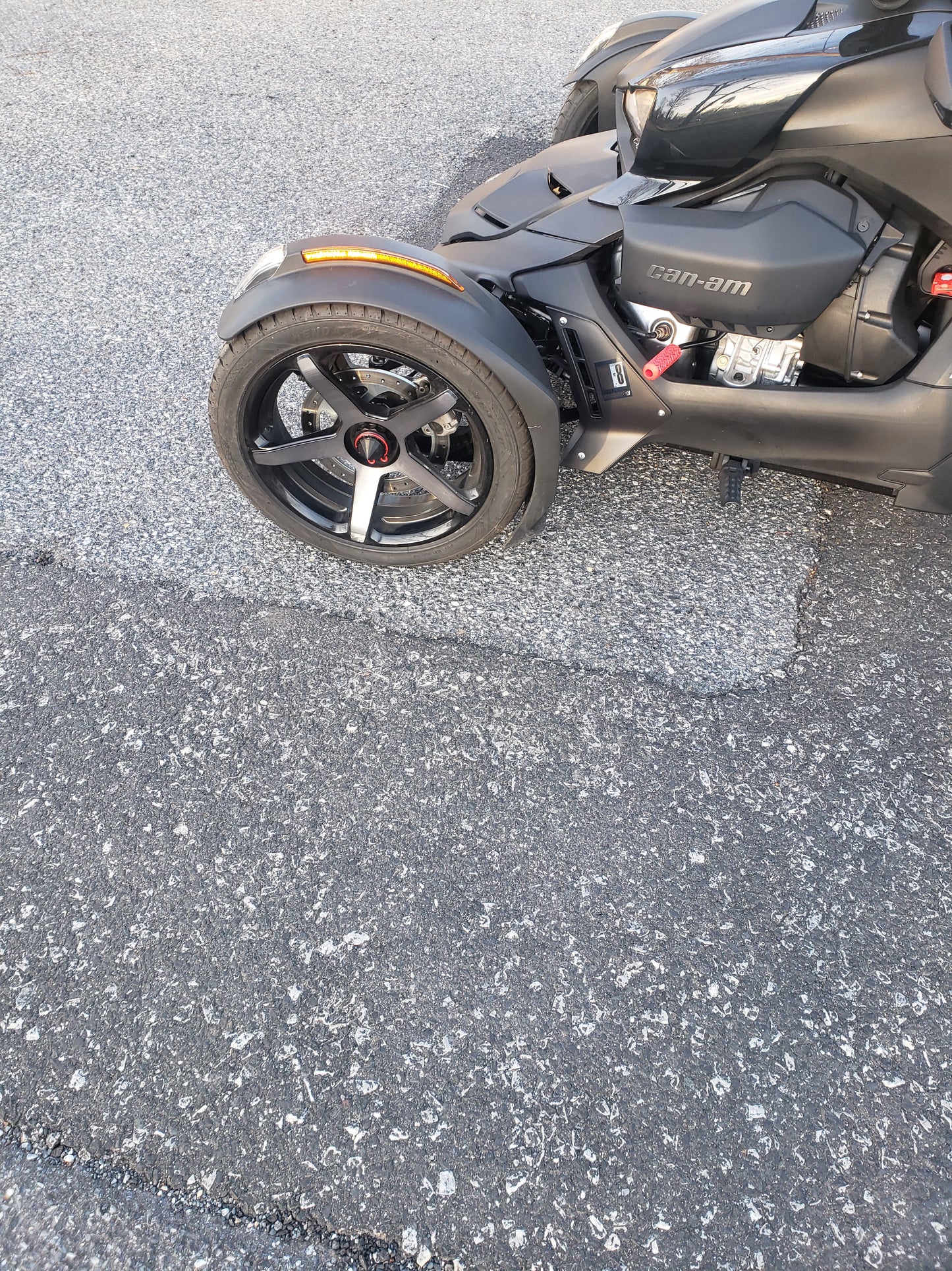 CAN-AM RYKER WHEEL CENTER CAPS