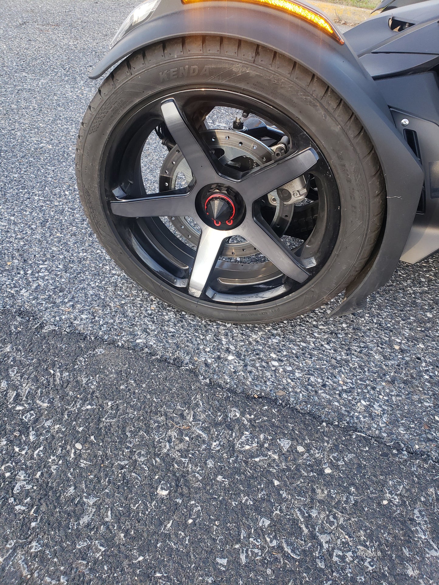 CAN-AM RYKER WHEEL CENTER CAPS