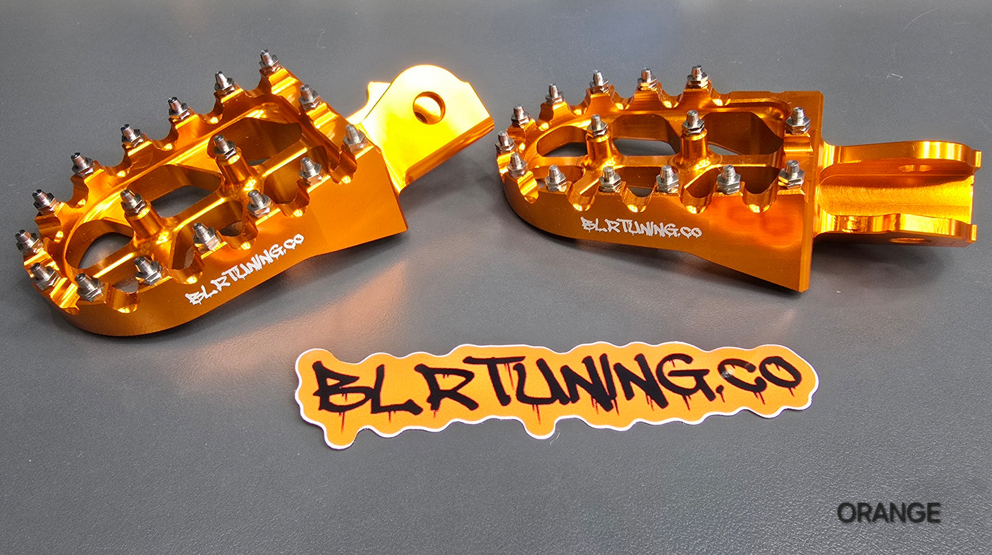 FOOT PEGS FOR RAWRR MANTIS X AND MANTIS X PRO BILLET ALUMINUM WITH STAINLESS STEEL TEETH BY BLR TUNING