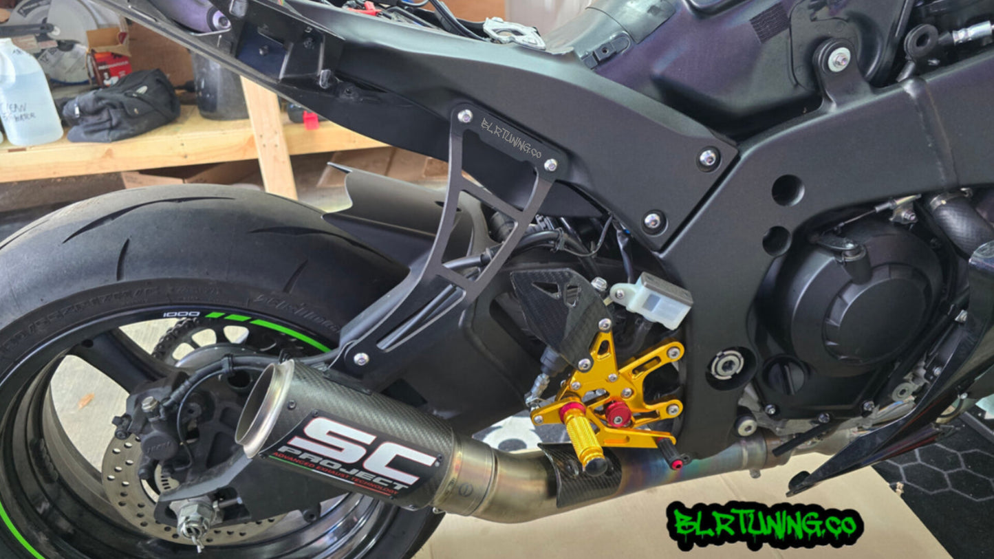 KAWASAKI NINJA ZX-10R ZX-10RR ZX1000 2011 - 2025 EXHAUST HANGER RIGHT SIDE PASSENGER PEG DELETE POWDER COATED BLACK ALUMINUM