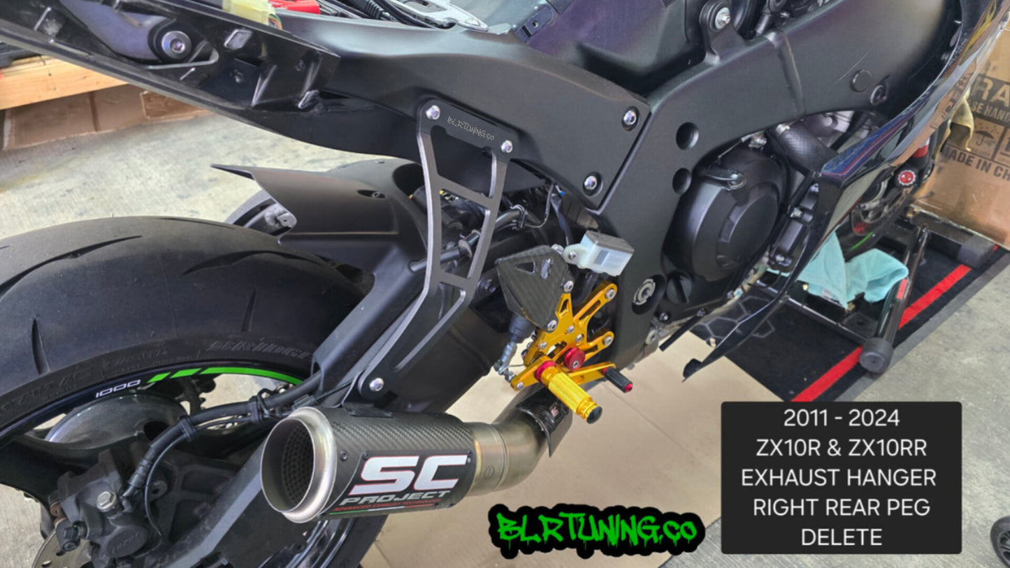 KAWASAKI NINJA ZX-10R ZX-10RR ZX1000 2011 - 2025 EXHAUST HANGER RIGHT SIDE PASSENGER PEG DELETE POWDER COATED BLACK ALUMINUM