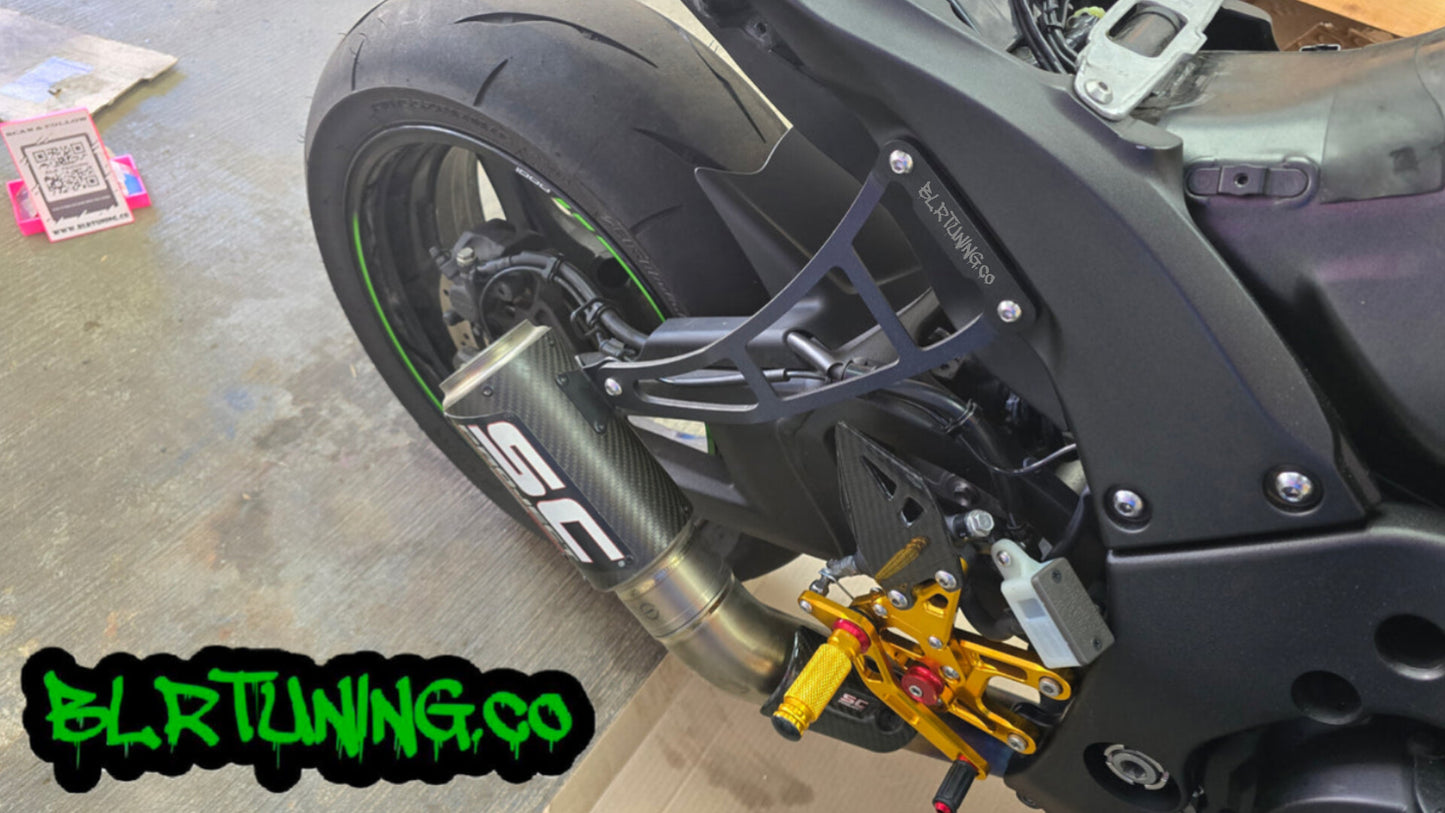 KAWASAKI NINJA ZX-10R ZX-10RR ZX1000 2011 - 2025 EXHAUST HANGER RIGHT SIDE PASSENGER PEG DELETE POWDER COATED BLACK ALUMINUM